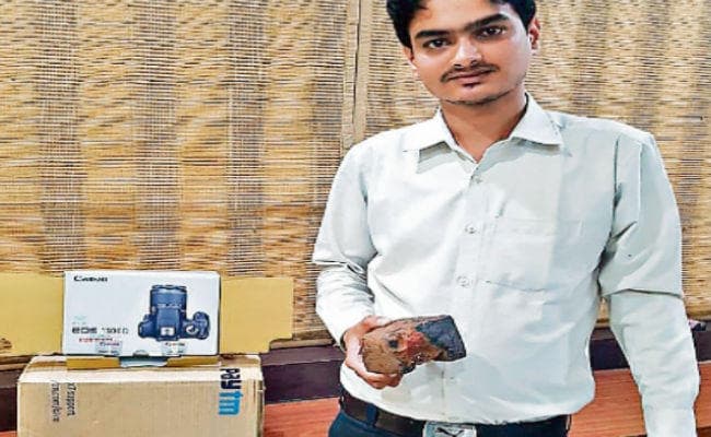 रांची : ऑनलाइन ऑर्डर कर मंगवाया था कैमरा, निकला ईंट का टुकड़ा