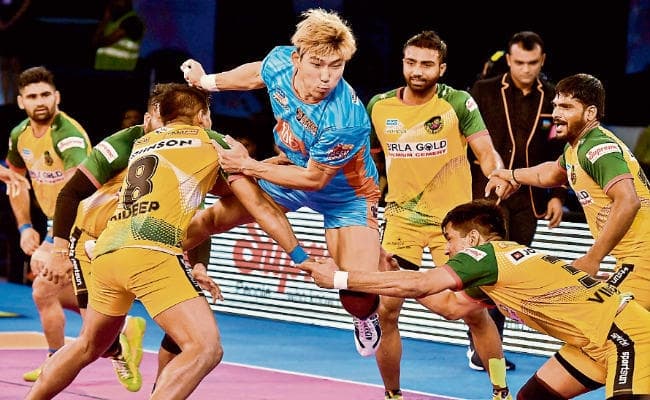 पटना पाइरेट्स और बंगाल वॉरियर्स बीच मैच ड्रॉ, जयपुर ने मुंबा को हराया