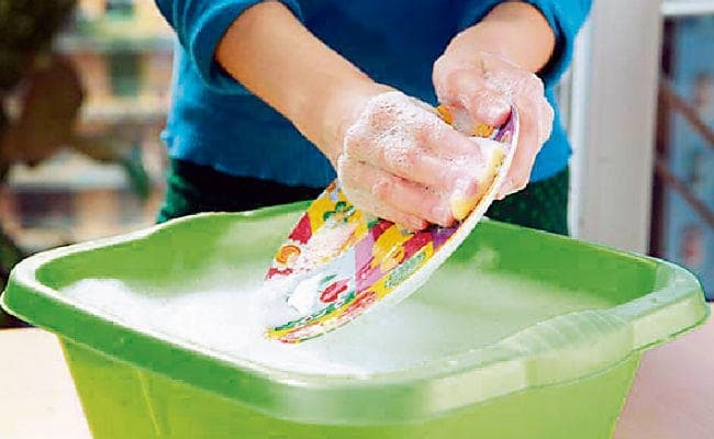 क्या आप कीटाणुओं से रगड़ रहें बर्तन