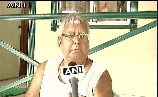 पीएम मोदी पर गरजे लालू, कहा- इससे पहले बिहार में बाढ़ के लिए क्यों नहीं जारी किया था पैकेज