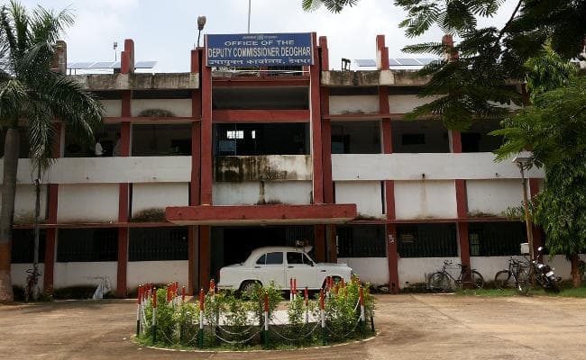 फर्जीवाड़ा कर नौकरी पानेवालों पर गिरी गाज, देवघर में 20 नवनियुक्त सहायक शिक्षक बर्खास्त