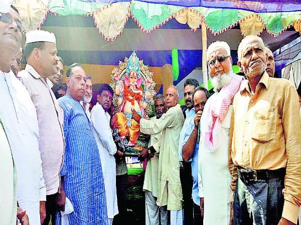 जंगा-जमुनी तहजीब की मिसाल है टाटीझरिया का घुघुलिया, अजान से होती है दिन की शुरुअात, आरती से ढलती है सांझ