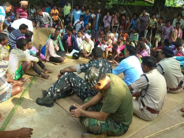 खूंटी में पुलिस अधिकारियों को बंधक बनाने के मामले में 600 अज्ञात लोगों पर प्राथमिकी दर्ज