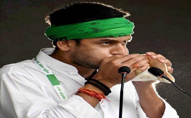 नीतीश के खिलाफ मंच से तेज प्रताप ने किया शंखनाद, लालू की तर्ज पर दिया भाषण