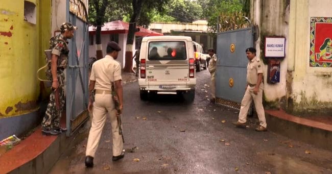 सृजन घोटाला : देर रात तक कांडों से जुड़े दस्तावेज खंगालती रही सीबीआइ की टीम, एसएसपी आवास पर हुआ नाश्ता-खाना