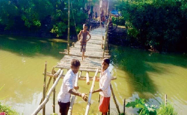 चचरी पर रेंग रहीं लाखों लोगों की जिंदगियां