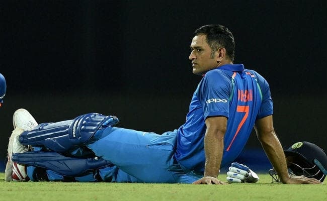 रोहित-बुमराह की चर्चा तो हो रही लेकिन धौनी की पारी को क्यों भूल गये