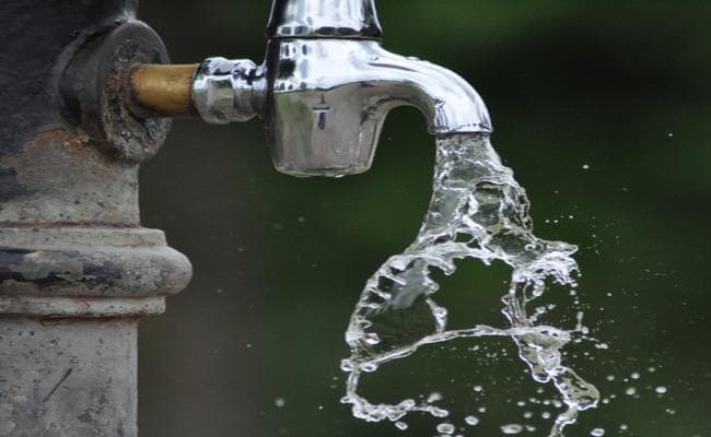 न बिजली न पानी, यही है श्रमिक कॉलोनी की कहानी