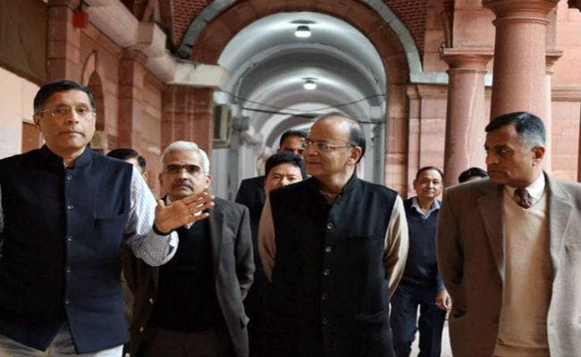 नोटबंदी और जीएसटी के बाद वित्त वर्ष बदलकर जोखिम नहीं लेना चाहती है सरकार