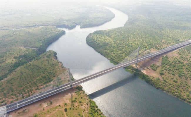 प्रधानमंत्री ने हैंगिग ब्रिज का किया उद्घाटन, जानें इस ब्रिज की आठ खासियत