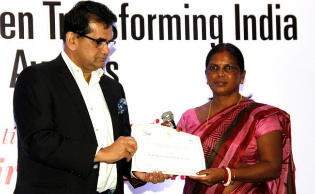 जमुना टुडू काे मिला वीमेन ट्रांसफार्मिंग इंडिया अवार्ड