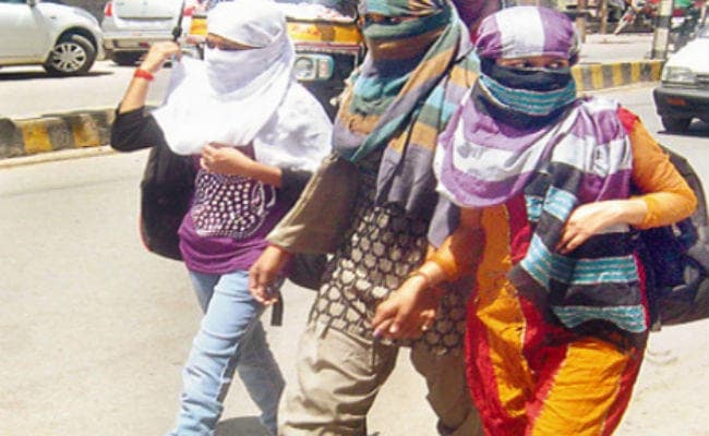 बिहार में बाढ़ के बाद तीखी धूप व ऊमस से लोग परेशान, हल्की बारिश से मिली राहत