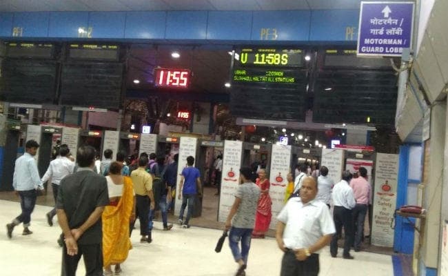 मुंबई में बारिश के बाद पहली ट्रेन हुई रवाना, पढ़ें पश्चिमी रेलवे का ट्वीट, क्या है ट्रेनों का स्टेटस