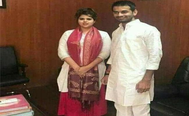 तेज प्रताप यादव के साथ इस लड़की का फोटो सोशल मीडिया में वायरल, तरह-तरह की चर्चा शुरू