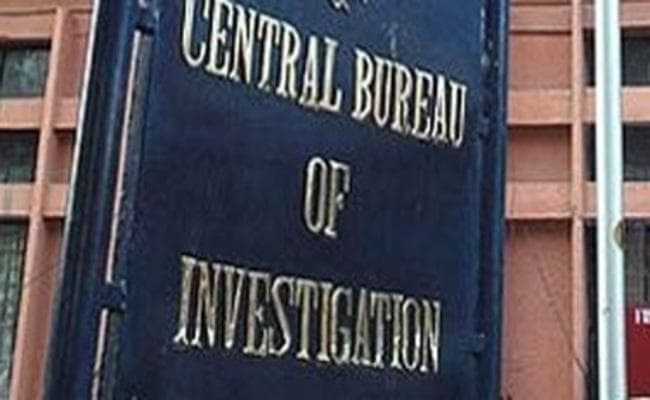 भ्रष्टाचार के मामले में CBI ने तीन वरिष्ठ आयकर अधिकारियों पर दर्ज किया केस