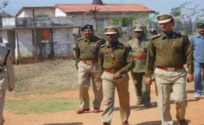 गढ़वा पुलिस के दावे पर पिता ने उठाये सवाल, बेटी बालिग नहीं, तो कैसे हुआ कोर्ट मैरिज