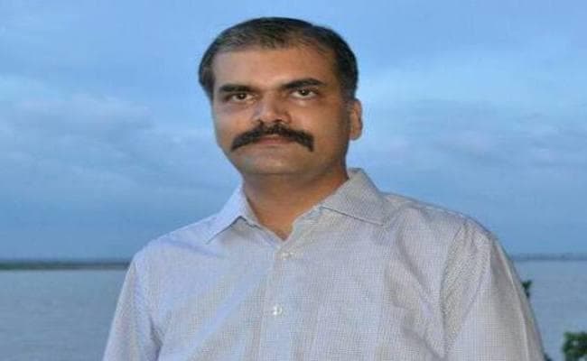 बिहार के बगहा में वरिष्ठ IPS अधिकारी के नाम पर बना विकास वैभव चौराहा, पढ़ें