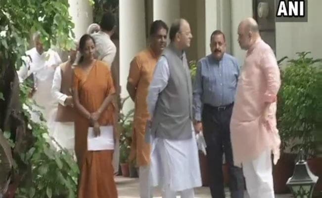 शाह के घर भाजपा दिग्गजों का जमावड़ा, गुजरात चुनाव पर चर्चा, कैबिनेट में जल्द बदलाव संंभव