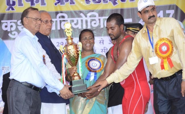 सामूहिक प्रयास से बदलेगी राज्य की तसवीर, इंटर विश्वविद्यालय चांसलर्स ट्रॉफी कुश्ती प्रतियोगिता के समापन समारोह में बोलीं राज्यपाल