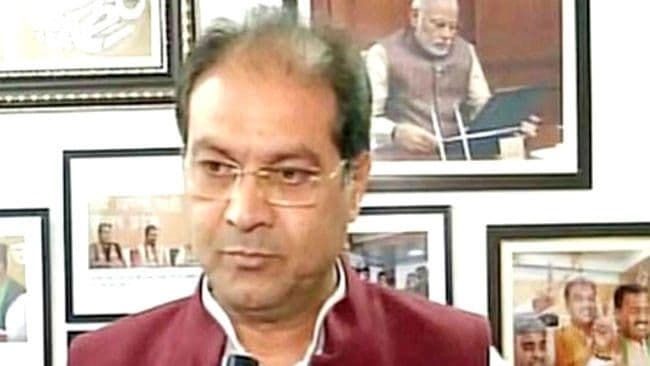 UP News: मोहसिन रजा को सीएम योगी आदित्यनाथ का 'तोहफा', राज्य हज कमेटी का बनाया चेयरमैन