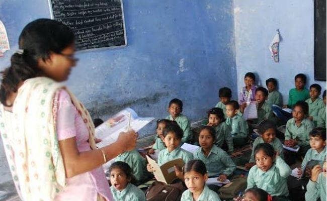 JHARKHAND : सरकारी स्कूल के मास्टर लंदन के ट्रेनर से सीखेंगे अंग्रेजी