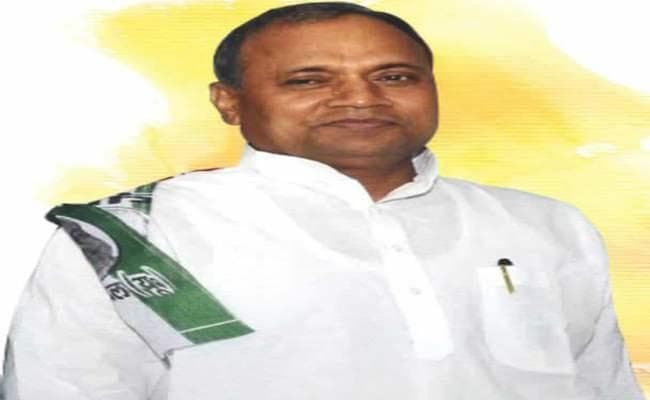 जानिए कौन हैं आरसीपी सिंह, जो बिहार की सियासत में माने जाते हैं नीतीश के दाहिने हाथ