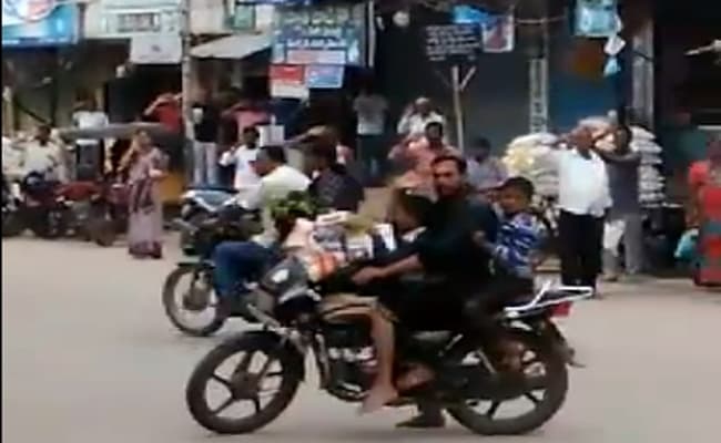 राष्ट्रगान के लिए 52 सेकेंड तक ठहर जाता है जम्मीकुंटा, देशभक्ति का Viral VIDEO