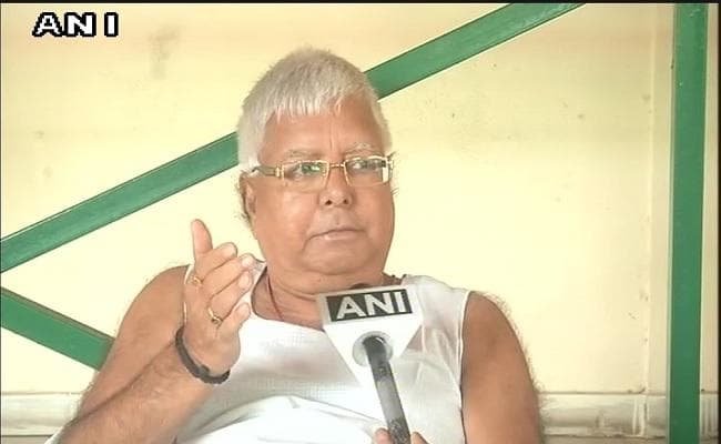 कैबिनेट विस्तार : लालू का तंज, कहा- नीतीश को नहीं दी जानकारी, बुलावा भी नहीं आया