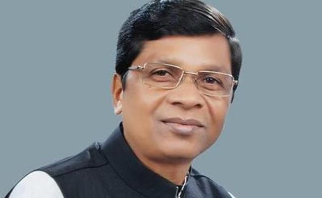 सुदर्शन भगत जनजातीय मामले के राज्यमंत्री बने, महेश पोद्दार ने नकवी, गोयल, प्रधान और निर्मला को दी बधाई