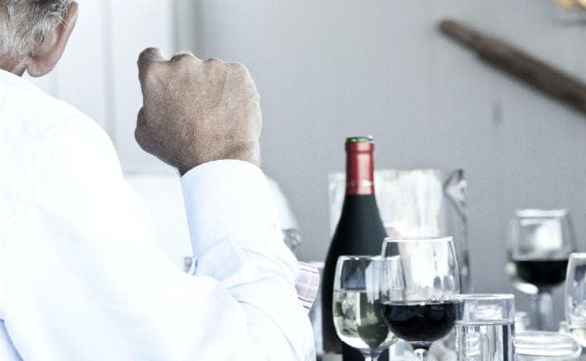 मसौढ़ी अस्पताल में शराब के नशे में चिकित्सक, एसडीओ ने पकड़ा, चिकित्सक व चालक गिरफ्तार