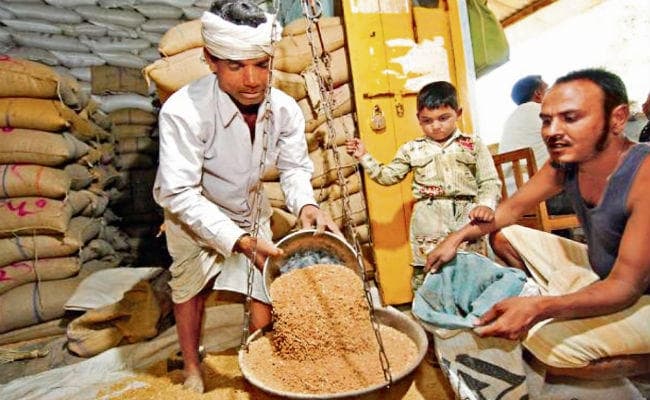 आधार के प्रयोग को रोकना उचित नहीं