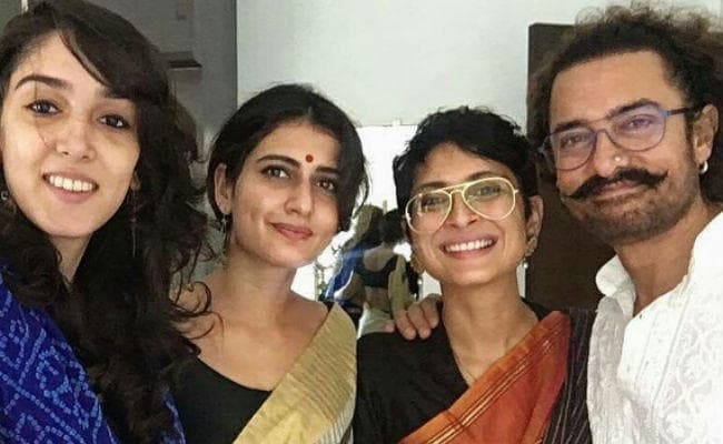 #AamirKhan ने ''बेटियों'' के साथ ऐसे मनाई बकरीद, साड़ी में दिखीं ''दंगल'' गर्ल