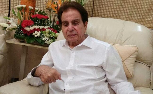 #DilipKumar के प्रशंसकों को मिलेगी उनकी सेहत की नियमित जानकारी