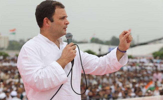 गुजरात में राहुल गांधी ने फूंका चुनावी बिगुल, कहा - PM मोदी करोड़पतियों के लिए काम कर रहे हैं, सरकार गरीब विरोधी