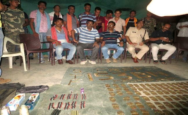 औरंगाबाद : नक्सलियों की कोशिश नाकाम, अंजनवा पहाड़ी से ढाई हजार कारतूस और विस्फोटक बरामद