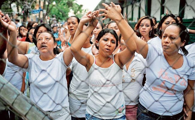 यहां महिला होने का मतलब है परेशानी