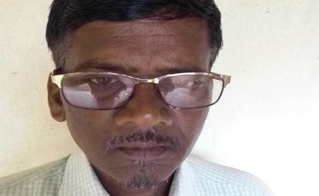 लोहरदगा : निगरानी ने हल्का कर्मचारी को रिश्वत लेते किया गिरफ्तार