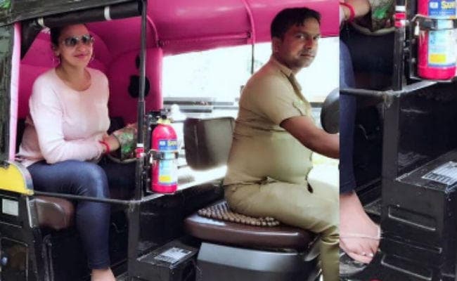 पति संग ऑटोरिक्शा की सवारी करती नजर आईं #EshaDeol, देखें तसवीर...