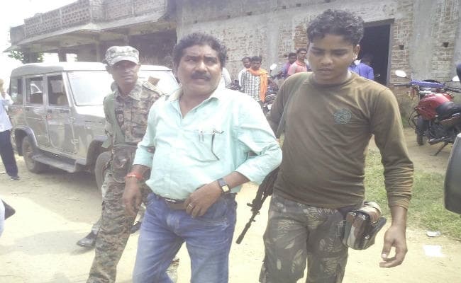 गढ़वा : रंका में पंचायत सेवक को एसीबी ने किया गिरफ्तार