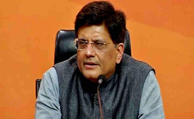 रेल मंत्री गोयल ने पुरानी रेल पटरियों को तत्काल बदलने का आदेश दिया