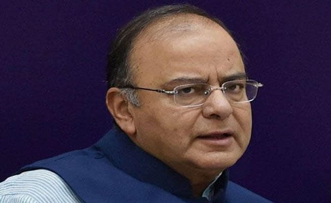 GST में महंगी होंगी मीडियम और लग्जरी कारें, धूप बत्ती-झाड़ू समेत 30 वस्तुएं होंगी सस्ती