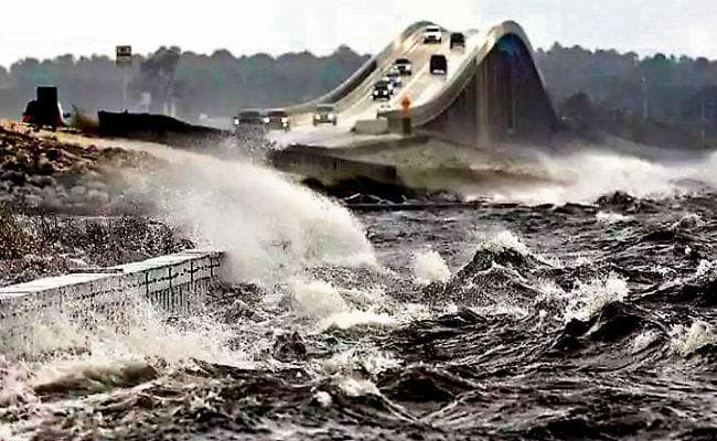 भयंकर तबाही : फ्लोरिडा पहुंचा इरमा, खाली हो रहा शहर