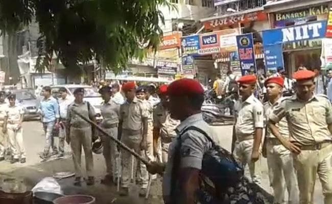 VIDEO : पटना में अतिक्रमण हटाने के दौरान बवाल, आक्रोशित भीड़ ने कई गाड़ियों के शीशे तोड़े