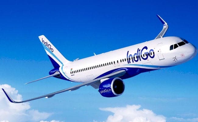 हवाई सफर हुआ महंगा : दशहरा और दीपावली पर पांच गुना तक चढ़े टिकटों के दाम