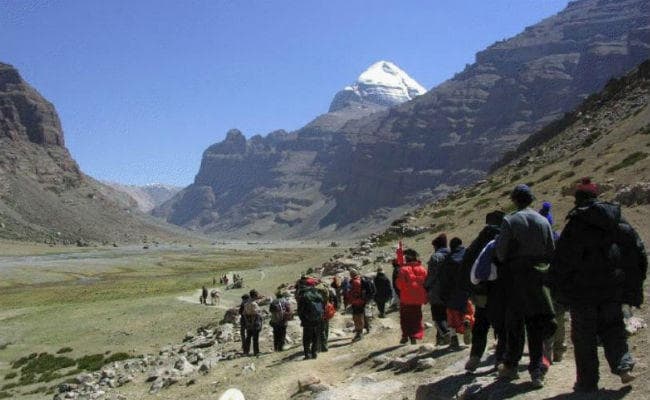 डोकलाम में पीछे हटने के बाद चीन अब कैलाश मानसरोवर यात्रा पर बातचीत के लिए तैयार