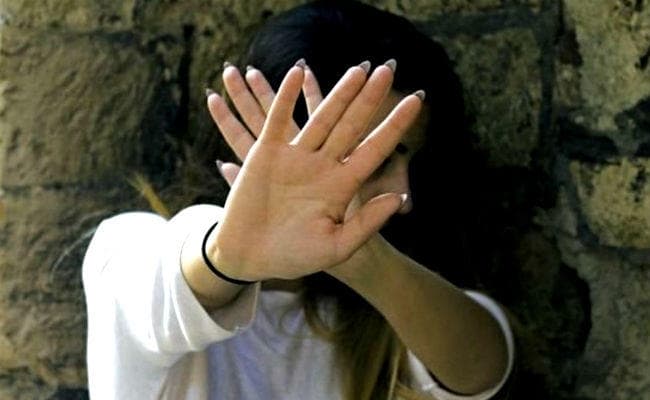 नौकरी दिलाने के नाम पर झारखंड की युवती से किया बलात्कार