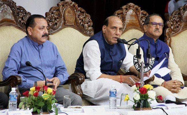 राजनाथ सिंह ने कहा-पाक लगातार कर रहा सीजफायर का उल्लंघन, संबंध सुधारने में नहीं दिखा रहा रुचि