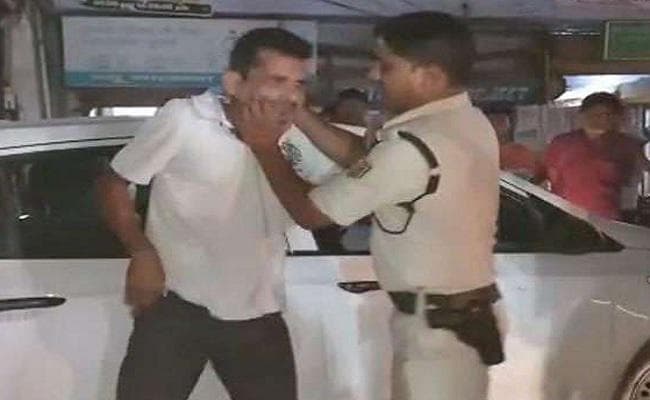 पार्किंग विवाद में पुलिसकर्मी ने कार चालक पर कर दी थी थप्पड़ों की बरसात, हुआ निलंबित