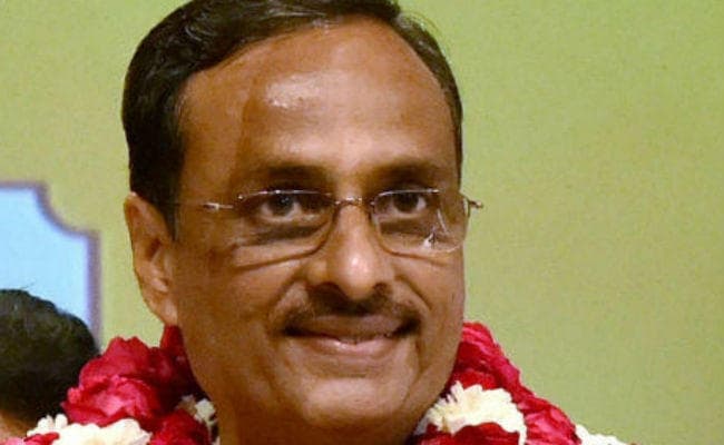 मुगल शासक हमारे पूर्वज नहीं, लुटेरे थे, पाठ्यक्रम से हटाये जाएंगे : उप मुख्यमंत्री