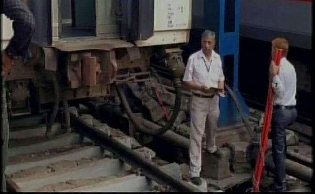 जम्मू-राजधानी एक्सप्रेस हुई बेपटरी, किसी के हताहत होने की सूचना नहीं